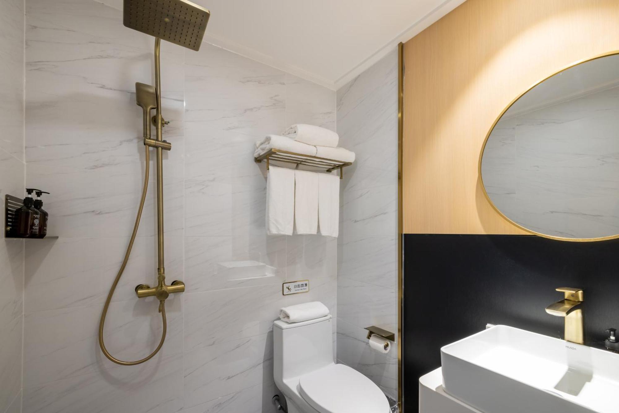 Jingfang Building Smart Hotel - Located In The Busiest Part Of The Downtown Area, Near Beijing Tiananmen Square And The Forbidden City,Wangfujing Shopping Street ,Newly Opened Hotel,Provide Free Laundry Service,Provide Tourism And Ticketing Services Kültér fotó